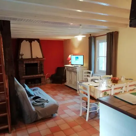 Holiday home Peaceful Holiday Near With Pool Quend